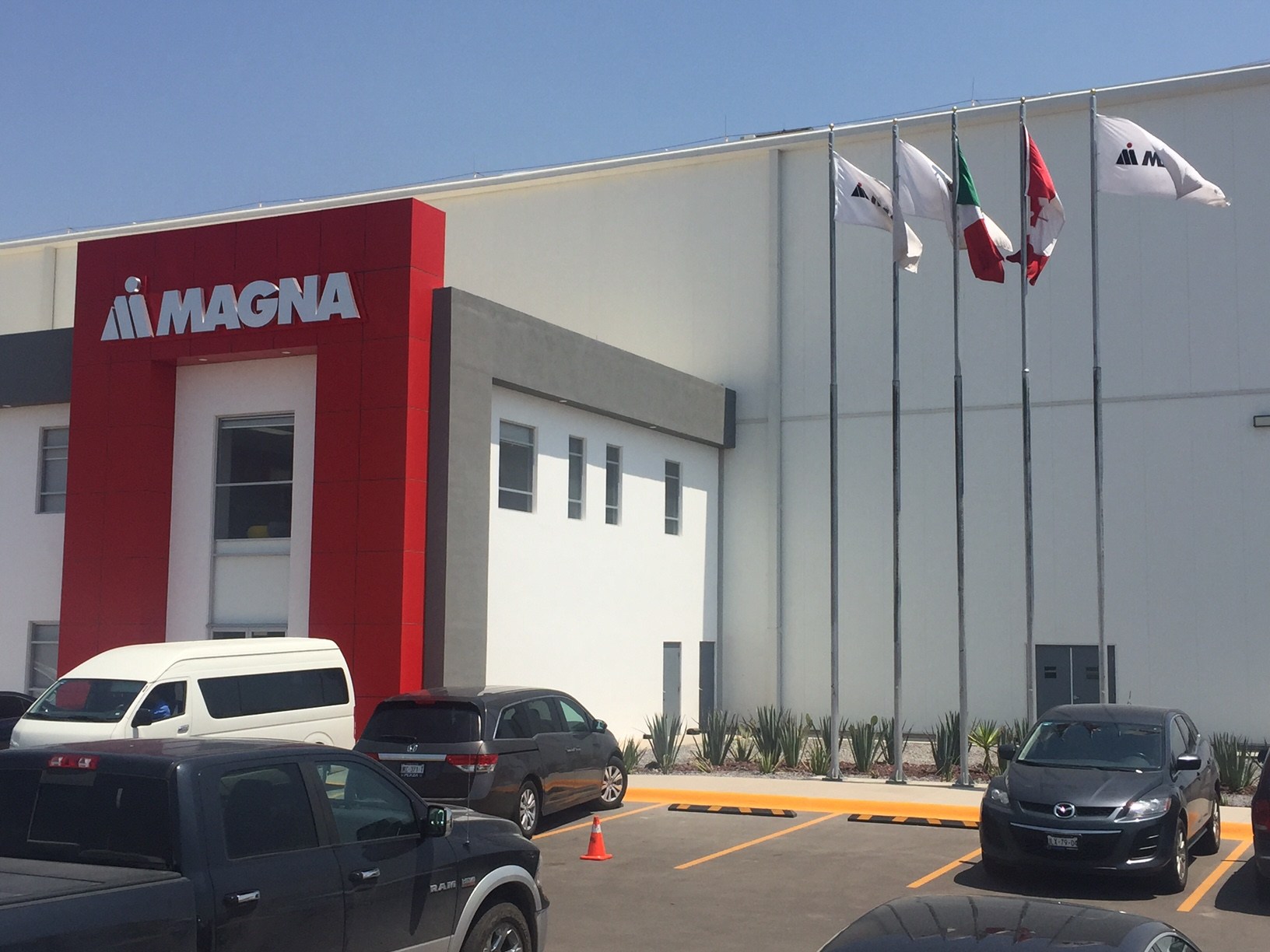 Berita, Magna Celebrates Grand Opening of Exteriors Facility in Mexico: Magna International Bergabung Dengan Aliansi BMW-FCA