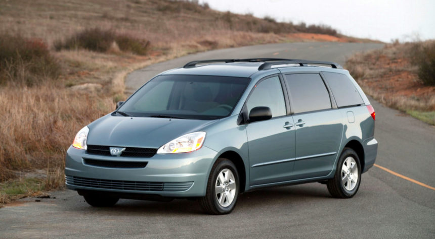Ratusan Ribu Toyota Sienna Di-Recall Karena Bisa Meluncur Sendiri Ratusan Ribu Toyota Sienna Di-Recall Karena Bisa Meluncur Sendiri