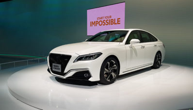 Tokyo Motor Show 2017 : Toyota Crown Concept, Kini Dilengkapi Konektivitas Antar Mobil Tokyo Motor Show 2017 : Toyota Crown Concept, Kini Dilengkapi Konektivitas Antar Mobil