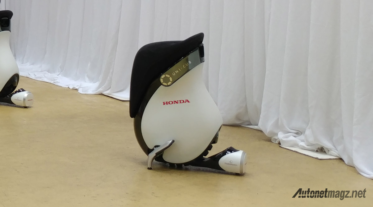 Hi-Tech, honda uni cub beta prototipe: Test Ride Honda Uni-Cub Beta : Cocok Buat Keliling Pameran!