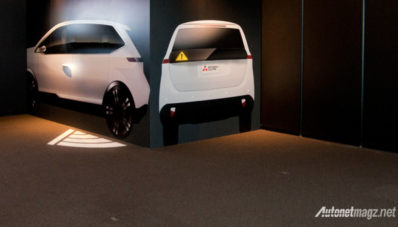 Mitsubishi Buat Lampu Sein Yang Terproyeksi Ke Tanah, Keren!