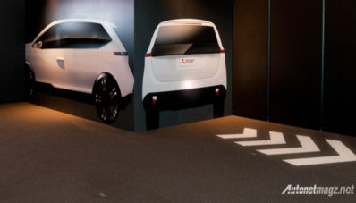 Mitsubishi Buat Lampu Sein Yang Terproyeksi Ke Tanah, Keren!