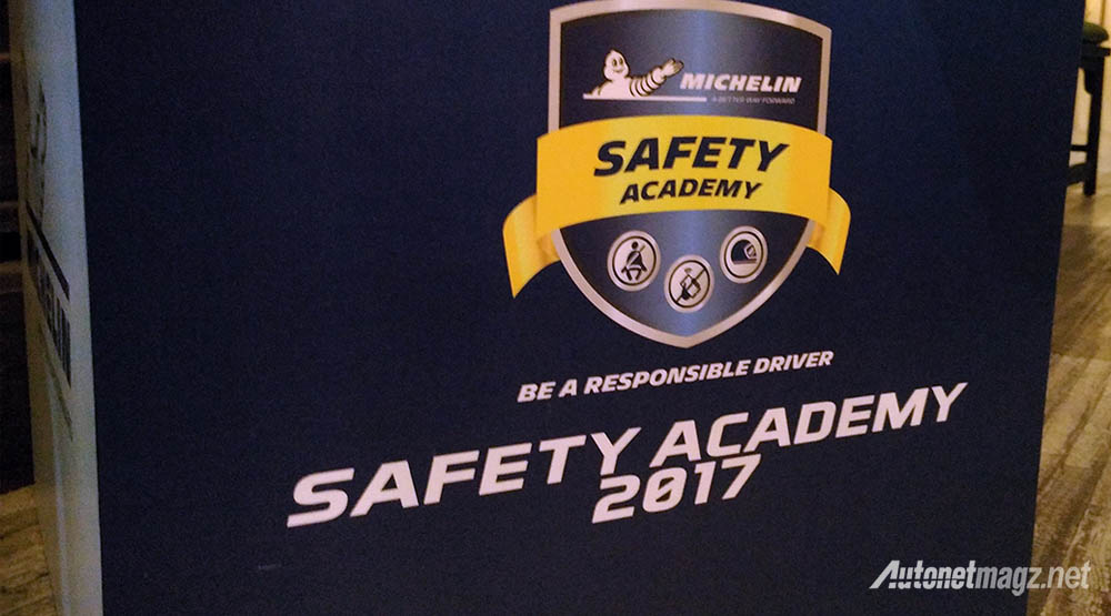 Nasional, poster michelin safety academy 2017: Peduli Pengemudi Muda, Michelin Safety Academy Mulai Berjalan