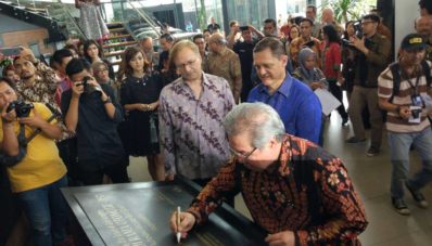 Mercedes-Benz Perkenalkan Dealer Terbaru Mereka, Pro Motor BSD Mercedes-Benz Perkenalkan Dealer Terbaru Mereka, Pro Motor BSD