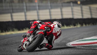 EICMA 2017 : Ducati Panigale V4 Akhirnya Diluncurkan, Tenaganya Edan EICMA 2017 : Ducati Panigale V4 Akhirnya Diluncurkan, Tenaganya Edan