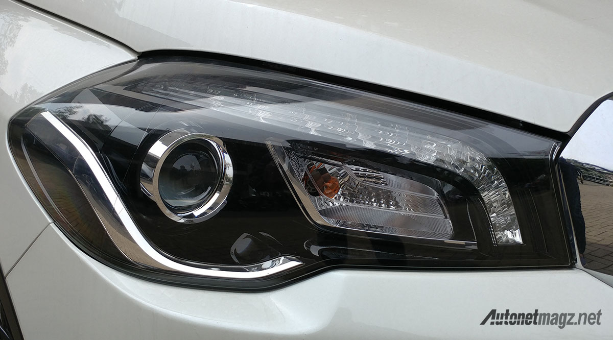 Mobil Baru, headlamp lampu depan suzuki sx4 s-cross facelift 2018 indonesia: First Impression Review Suzuki SX4 S-Cross Facelift 2018 Indonesia