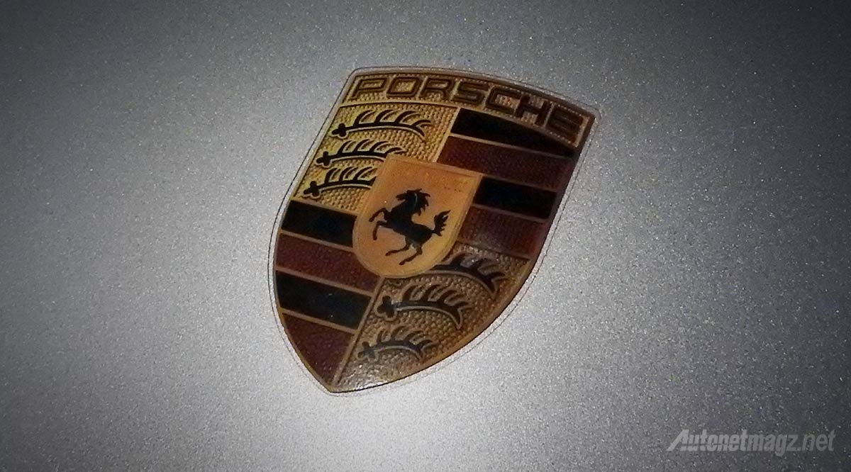 International, logo-porsche-sticker: Hadapi Era Mobil Self-Driving, Porsche Melawan Halus