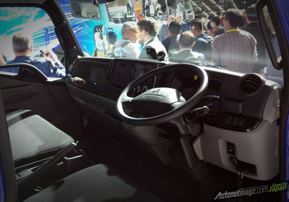 International, mitsubishi fuso e-canter electric truck interior: Tokyo Motor Show 2017: Fuso eCanter Jadi Truk Listrik Produksi Massal Pertama Di Dunia