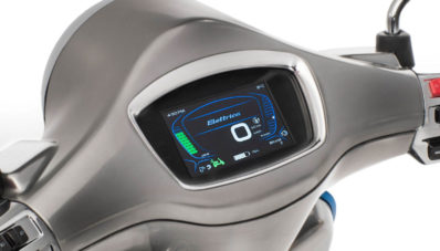 EICMA 2017 : Vespa Elettrica Diperkenalkan, Jarak tempuh 100 km
