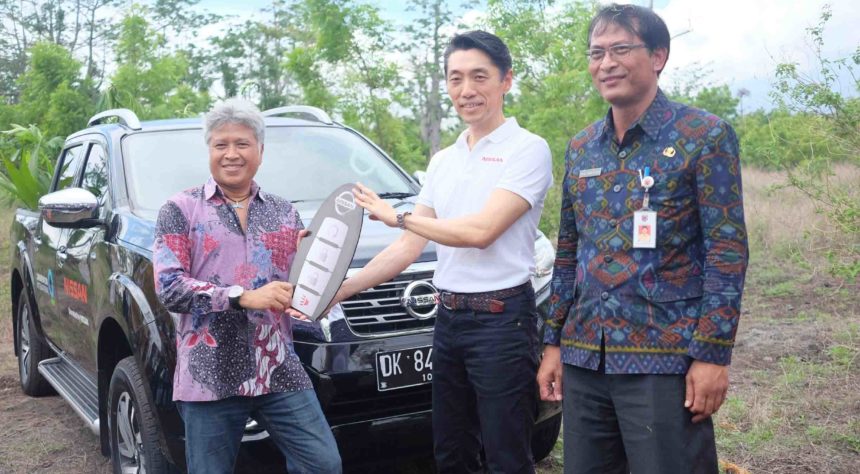 Dukung Reforestasi Gunung Agung, Nissan Donasikan 1 Unit Navara NP300 Dukung Reforestasi Gunung Agung, Nissan Donasikan 1 Unit Navara NP300