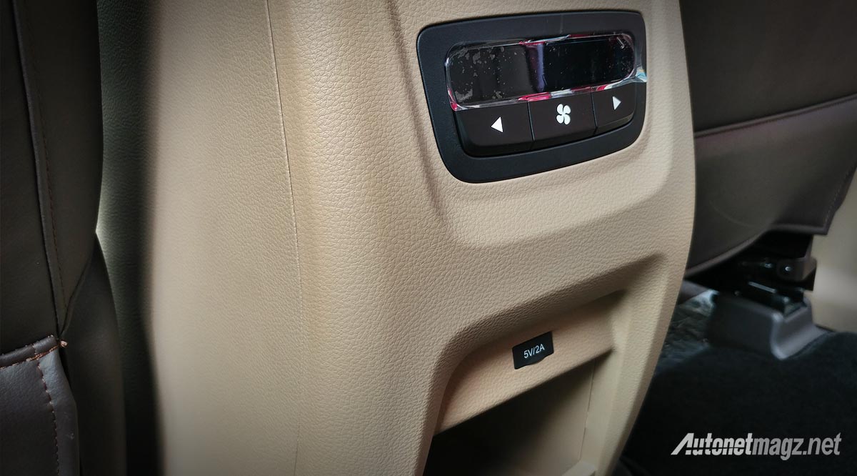 Mobil Baru, wuling cortez 2018 rear ac button port charger: Wuling Cortez 2018 Review : Bukan Gertakan Sambal Belaka!