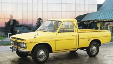 Edisi Spesial 50 Tahun Toyota Hilux Berselimutkan Chrome Edisi Spesial 50 Tahun Toyota Hilux Berselimutkan Chrome