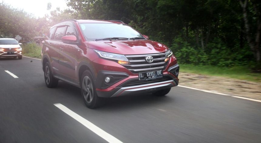Toyota Rush Banjir Pesanan, Tembus 4.000 SPK Toyota Rush Banjir Pesanan, Tembus 4.000 SPK