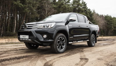 Edisi Spesial 50 Tahun Toyota Hilux Berselimutkan Chrome Edisi Spesial 50 Tahun Toyota Hilux Berselimutkan Chrome