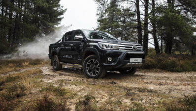 Edisi Spesial 50 Tahun Toyota Hilux Berselimutkan Chrome Edisi Spesial 50 Tahun Toyota Hilux Berselimutkan Chrome