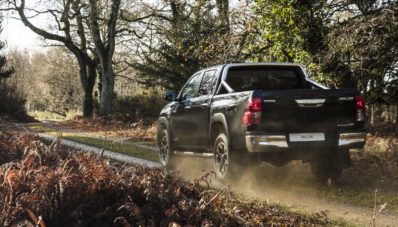 Edisi Spesial 50 Tahun Toyota Hilux Berselimutkan Chrome Edisi Spesial 50 Tahun Toyota Hilux Berselimutkan Chrome