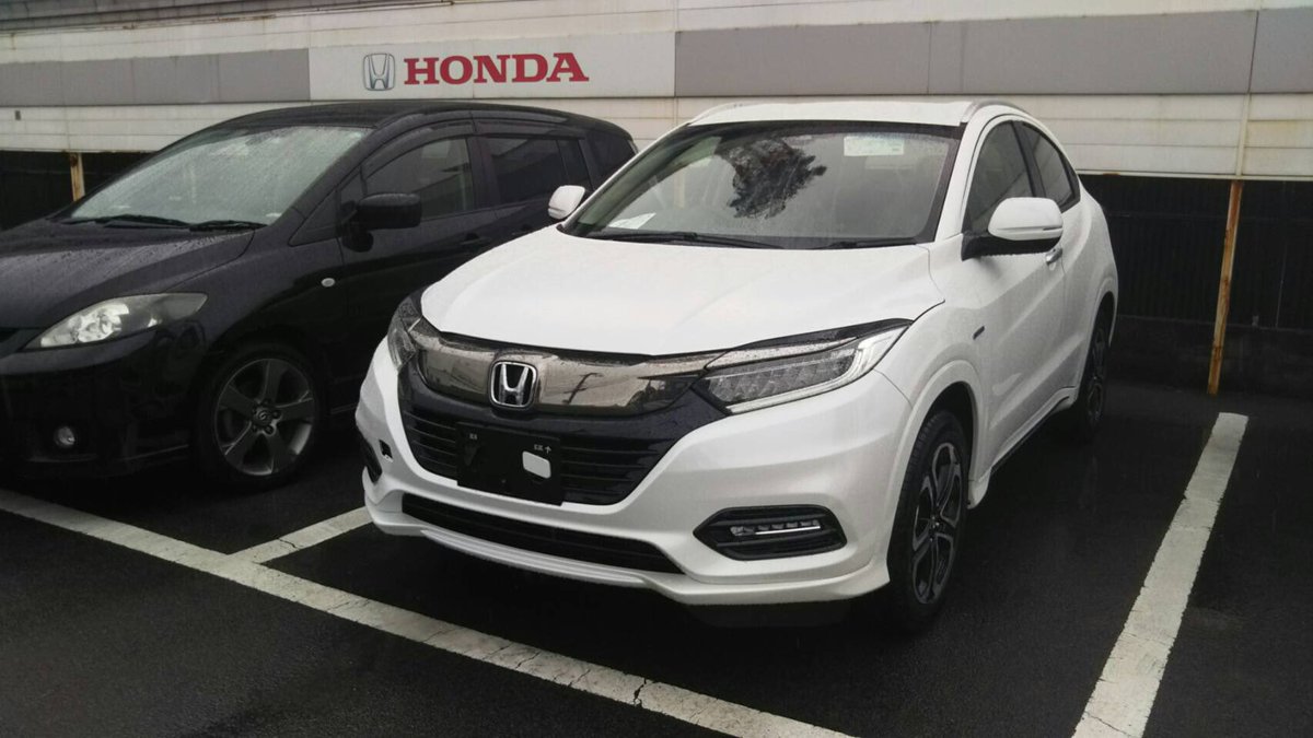 Berita, Honda HR-V Facelift 2018 putih: Honda HR-V Facelift 2018 Tertangkap Kamera di Jepang!