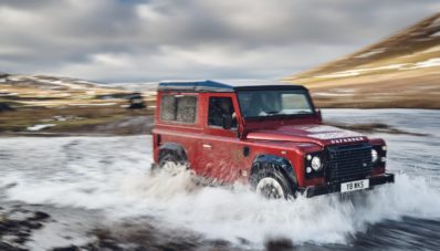 Land Rover Defender Kembali Dengan Mesin V8 400hp! Land Rover Defender Kembali Dengan Mesin V8 400hp!