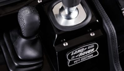 Land Rover Defender Kembali Dengan Mesin V8 400hp! Land Rover Defender Kembali Dengan Mesin V8 400hp!