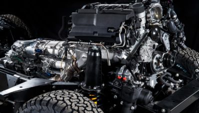 Land Rover Defender Kembali Dengan Mesin V8 400hp! Land Rover Defender Kembali Dengan Mesin V8 400hp!