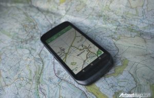 Land Rover Explorer : Smartphone Tangguh Bak SUV Land Rover Land Rover Explorer : Smartphone Tangguh Bak SUV Land Rover