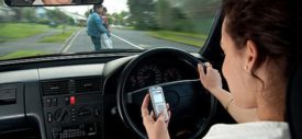 Ponsel Adalah Salah Satu Penyebab Utama Kecelakaan di Indonesia