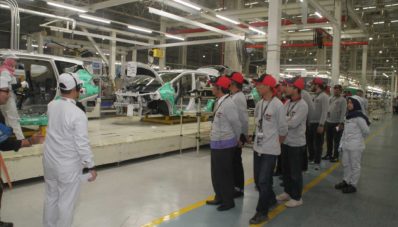 Mitsubishi Ajak Media Kunjungi Pabrik Perakitannya Mitsubishi Ajak Media Kunjungi Pabrik Perakitannya