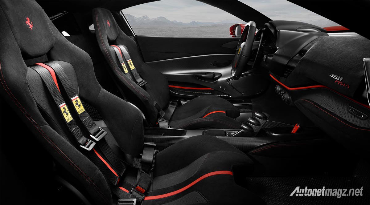 Ferrari, ferrari 488 pista interior: Ferrari 488 Pista, Jawaban Kuda Untuk Sang Banteng