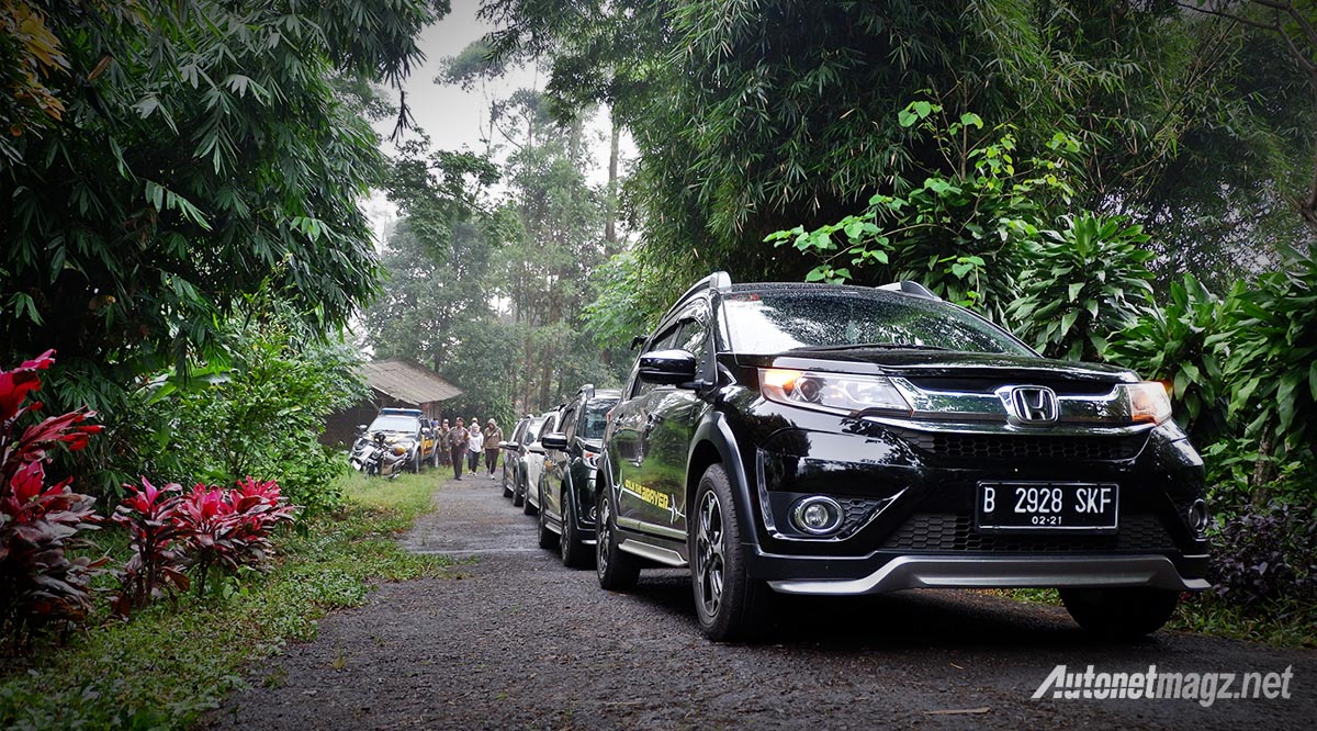 Honda, honda br-v kamojang garut: Honda Indonesia Sumbang Rambu Lalu Lintas di Kamojang