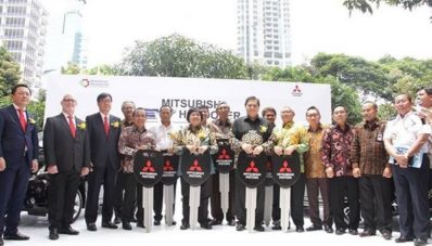 Mitsubishi Indonesia Berikan Mobil Hybrid dan Listrik ke Pemerintah Mitsubishi Indonesia Berikan Mobil Hybrid dan Listrik ke Pemerintah