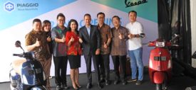 Marco-Noto-La-Diega-Presiden-Director-Piaggio-Indonesia-meresmikan-dealer-Vespa-Bogor-Dwi-Pratama-Showroom