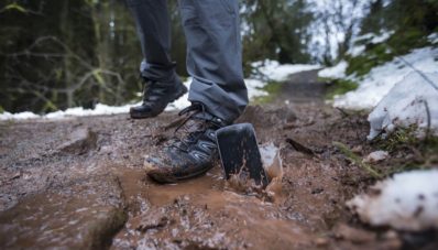 Land Rover Explorer : Smartphone Tangguh Bak SUV Land Rover