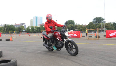 Honda CB150 Verza Diluncurkan, Harganya 19 Jutaan! Honda CB150 Verza Diluncurkan, Harganya 19 Jutaan!