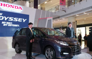 Honda Odyssey Facelift 2018 Meluncur Dengan Smart Parking Assist! Honda Odyssey Facelift 2018 Meluncur Dengan Smart Parking Assist!