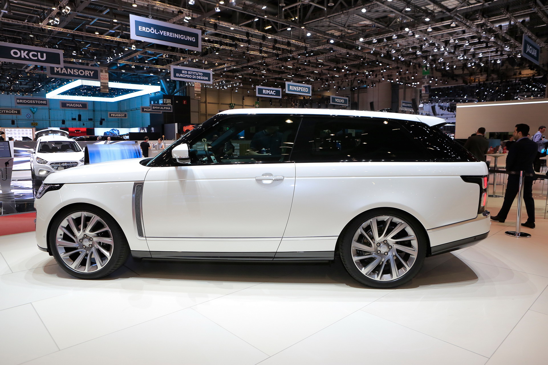 Geneva International Motor Show, Range-Rover-SV-Coupe-13: Ingin Coupe Berwujud SUV? Silahkan Pinang Range Rover SV Coupe