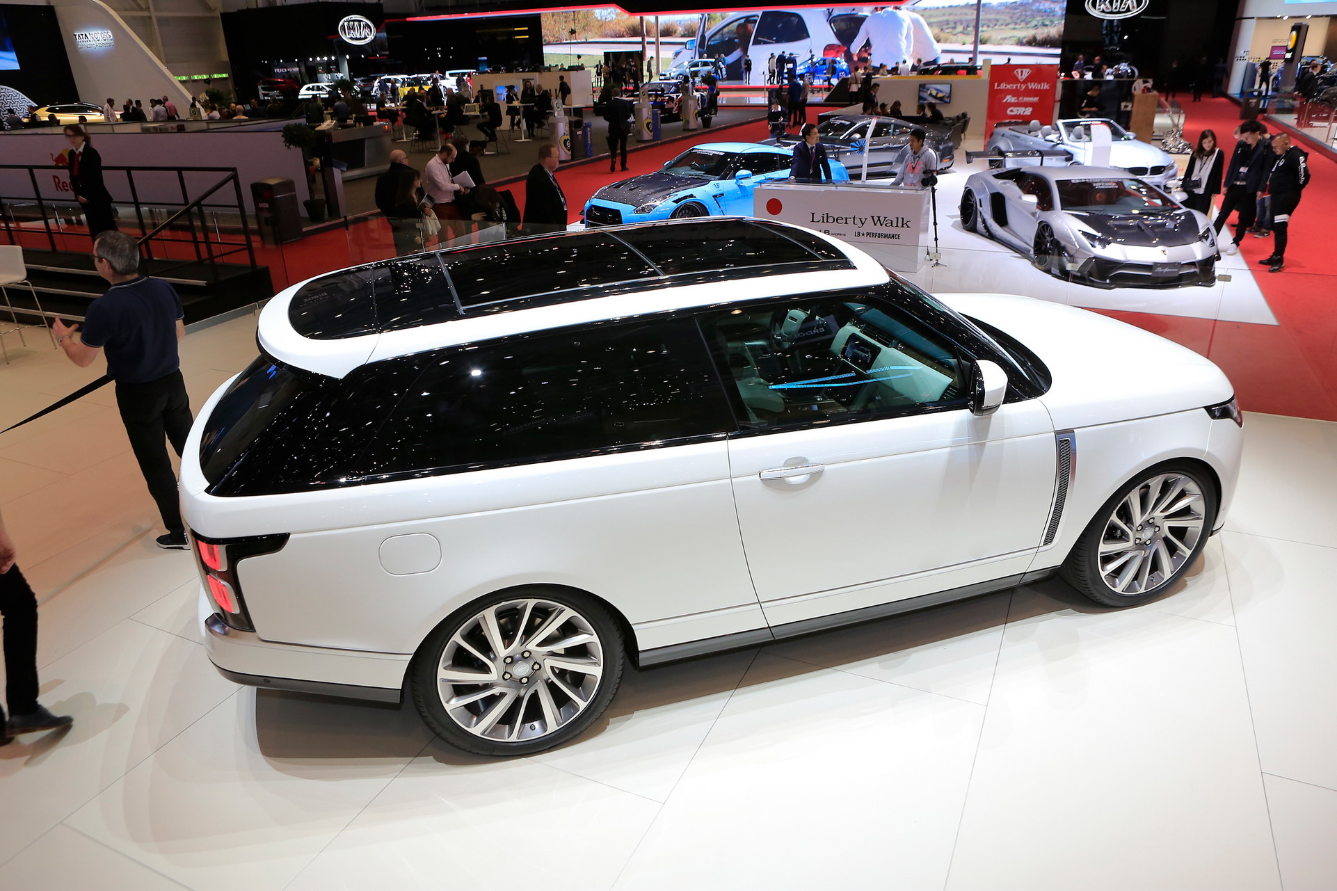 Geneva International Motor Show, Range-Rover-SV-Coupe-14: Ingin Coupe Berwujud SUV? Silahkan Pinang Range Rover SV Coupe