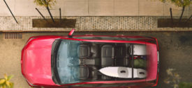 Toyota RAV4 2019 sisi belakang