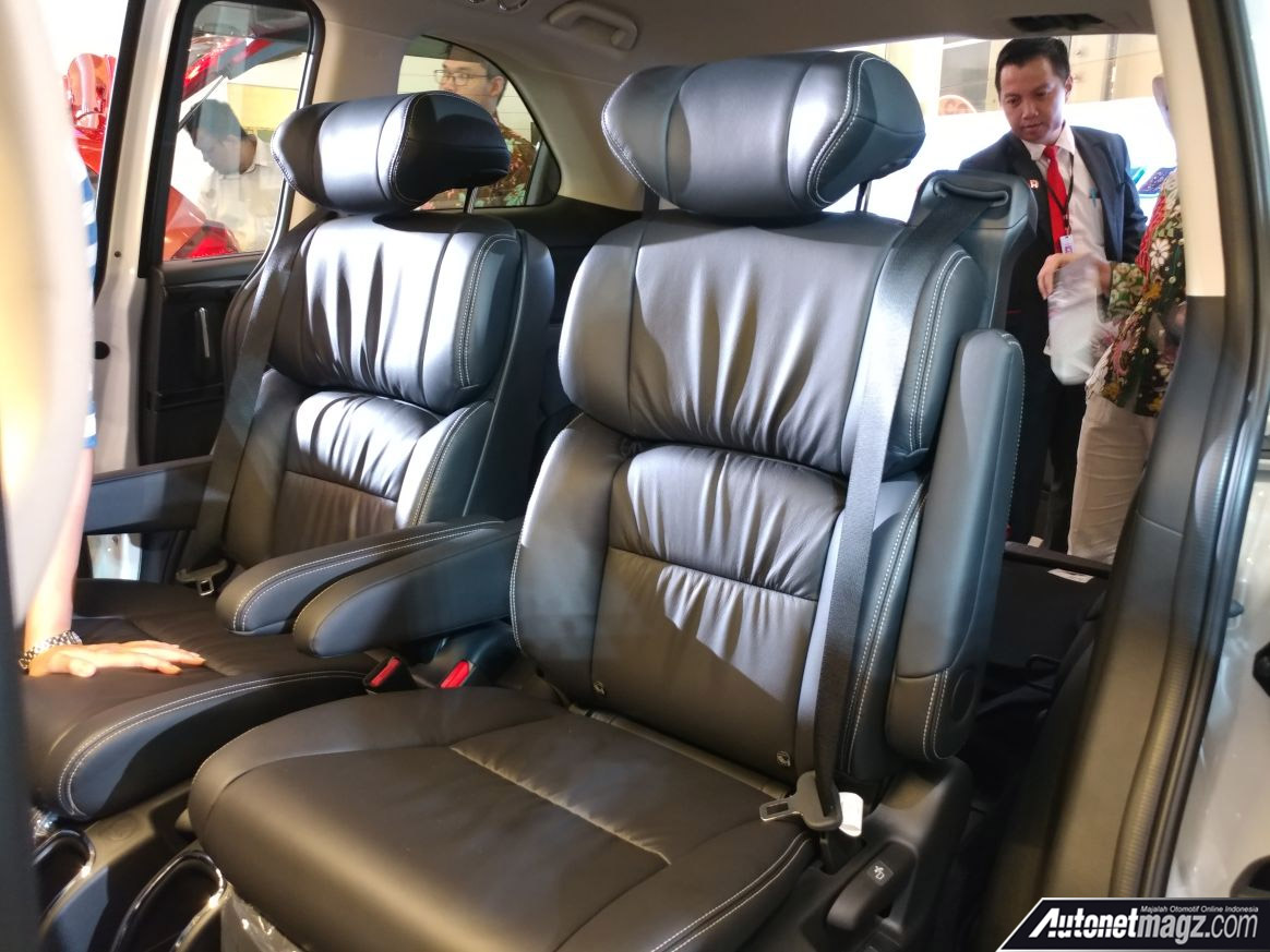 Mobil Baru, captain seat Honda Oddysey Facelift 2018: Honda Odyssey Facelift 2018 Meluncur Dengan Smart Parking Assist!