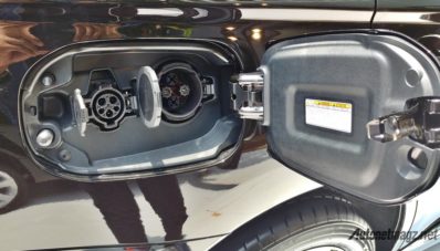 First Impression Review Mitsubishi Outlander PHEV 2018 First Impression Review Mitsubishi Outlander PHEV 2018