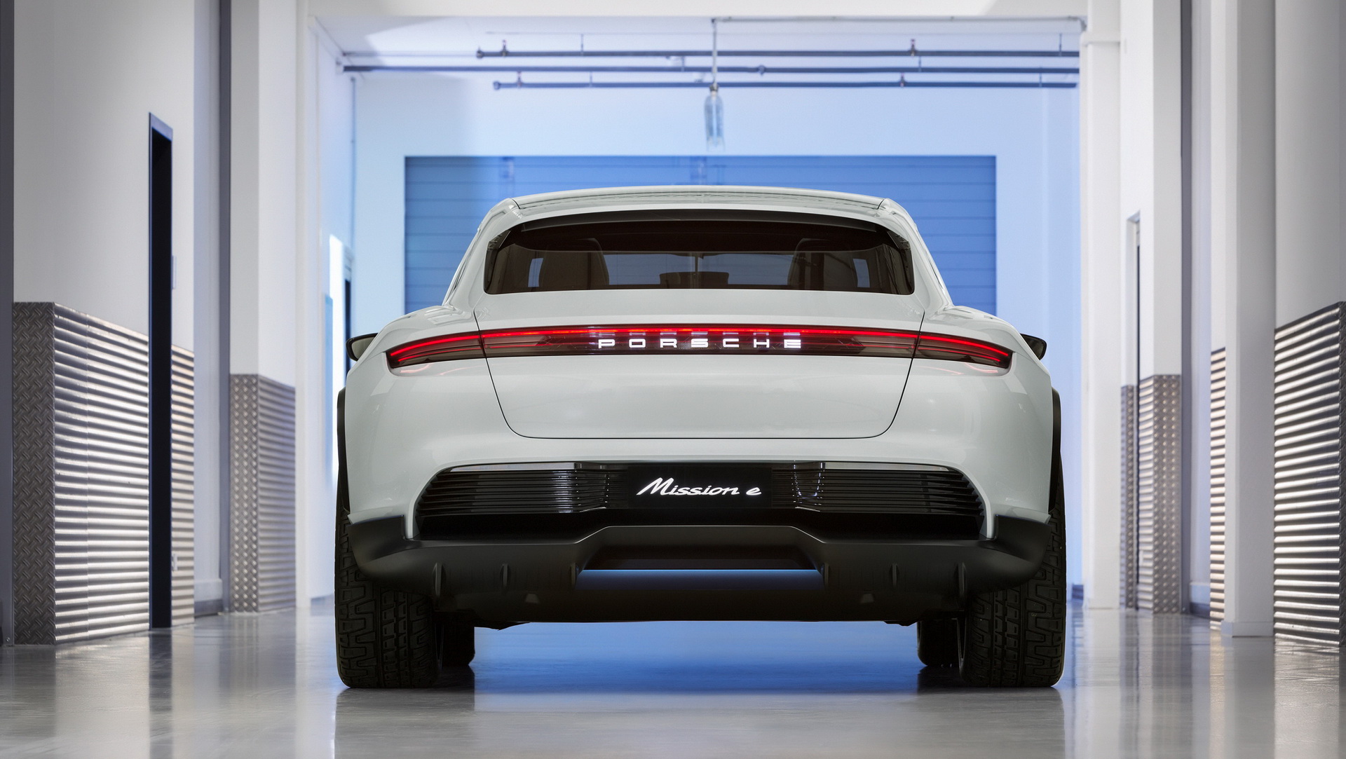 Geneva International Motor Show, porsche-mission-e-cross-turismo-geneva-4: Porsche Mission E Cross Turismo : Panamera Listrik Jangkung Dikit