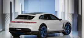 Porsche-Mission-E-Cross-Turismo-Concept-26