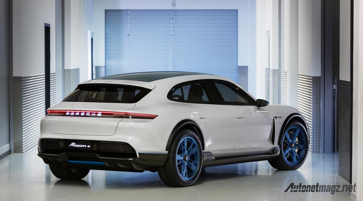 Geneva International Motor Show, porsche mission e cross turismo rear: Porsche Mission E Cross Turismo : Panamera Listrik Jangkung Dikit