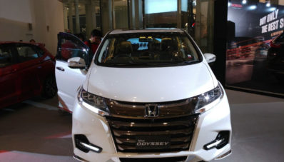Honda Odyssey Facelift 2018 Meluncur Dengan Smart Parking Assist! Honda Odyssey Facelift 2018 Meluncur Dengan Smart Parking Assist!