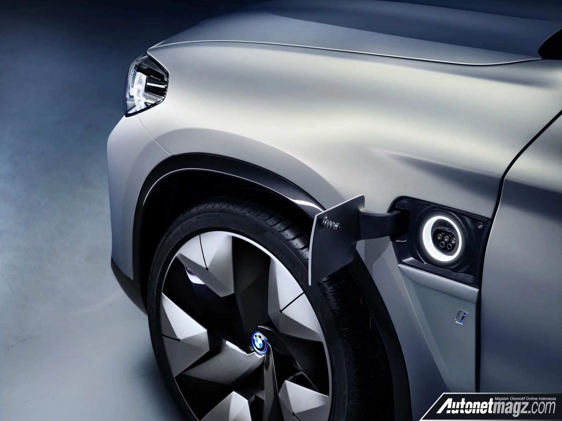 Berita, BMW iX3 Concept China 2018 Charger: BMW iX3 Concept Diperkenalkan di Beijing Auto Show 2018