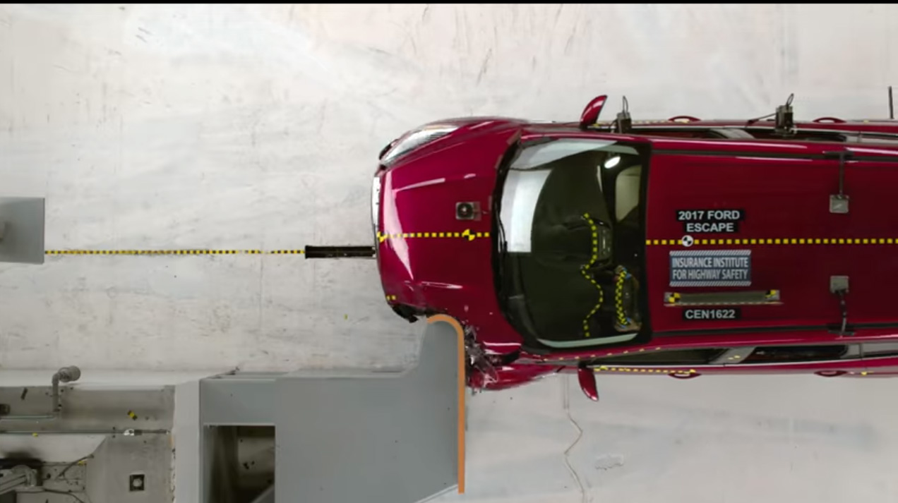 Berita, Ford Escape 2018 Front Driver Crash test: Curtain Airbag Tak Mengembang, Ford Escape Catatkan Hasil Buruk di IIHS