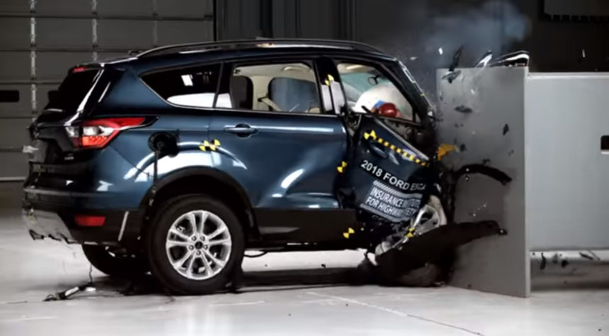 Curtain Airbag Tak Mengembang, Ford Escape Catatkan Hasil Buruk di IIHS Curtain Airbag Tak Mengembang, Ford Escape Catatkan Hasil Buruk di IIHS