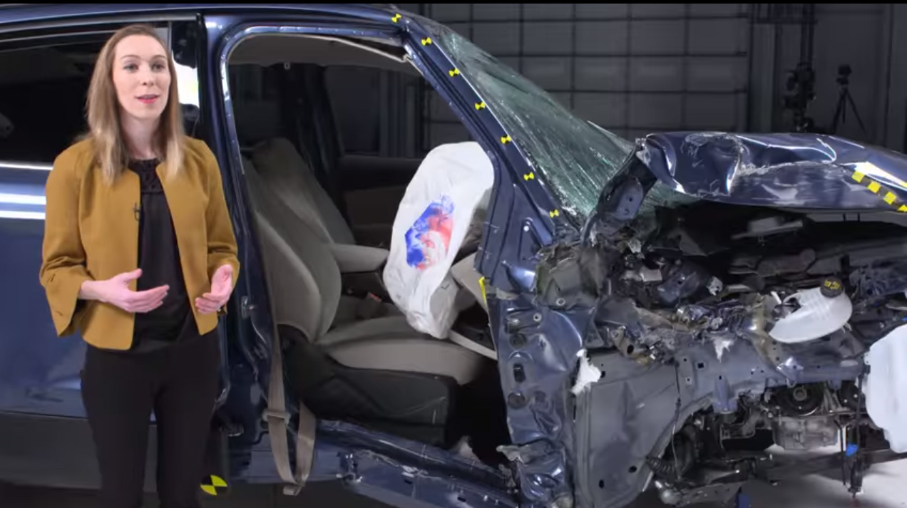 Berita, Ford Escape 2018: Curtain Airbag Tak Mengembang, Ford Escape Catatkan Hasil Buruk di IIHS