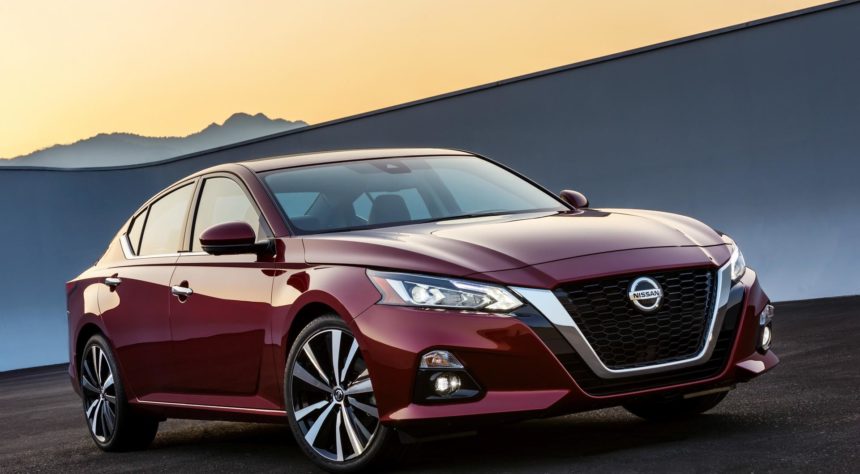 Nissan Berharap Generasi Muda Selamatkan Pasar Sedan Nissan Berharap Generasi Muda Selamatkan Pasar Sedan