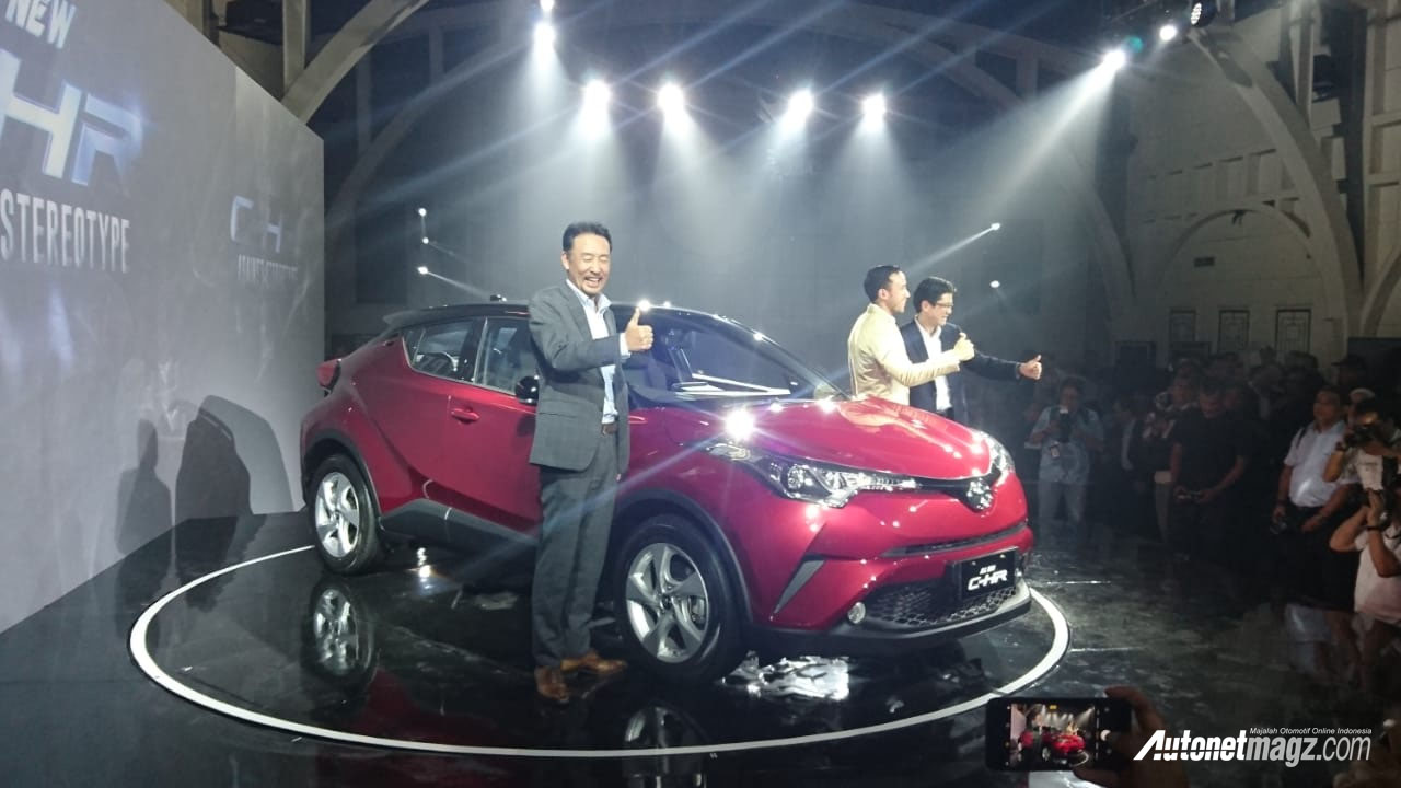 Berita, Toyota C-HR Indonesia 2018: Toyota C-HR Resmi Diluncurkan di Indonesia, Harga Mulai 488 Juta!