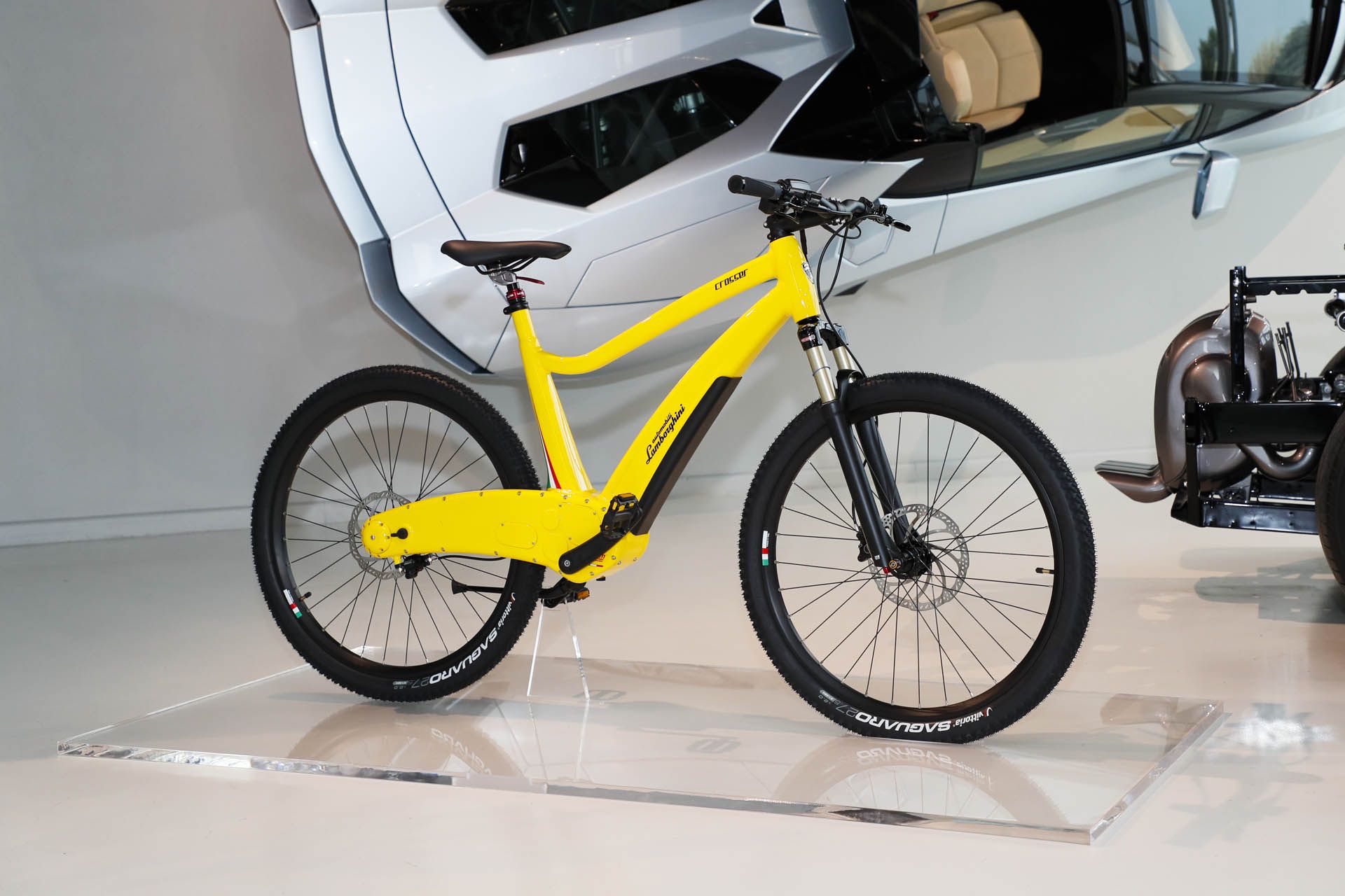 International, spesifikasi sepeda listrik lamborghini: Sepeda Listrik Lamborghini, Sekali Charge Bisa Jalan 145 Kilometer